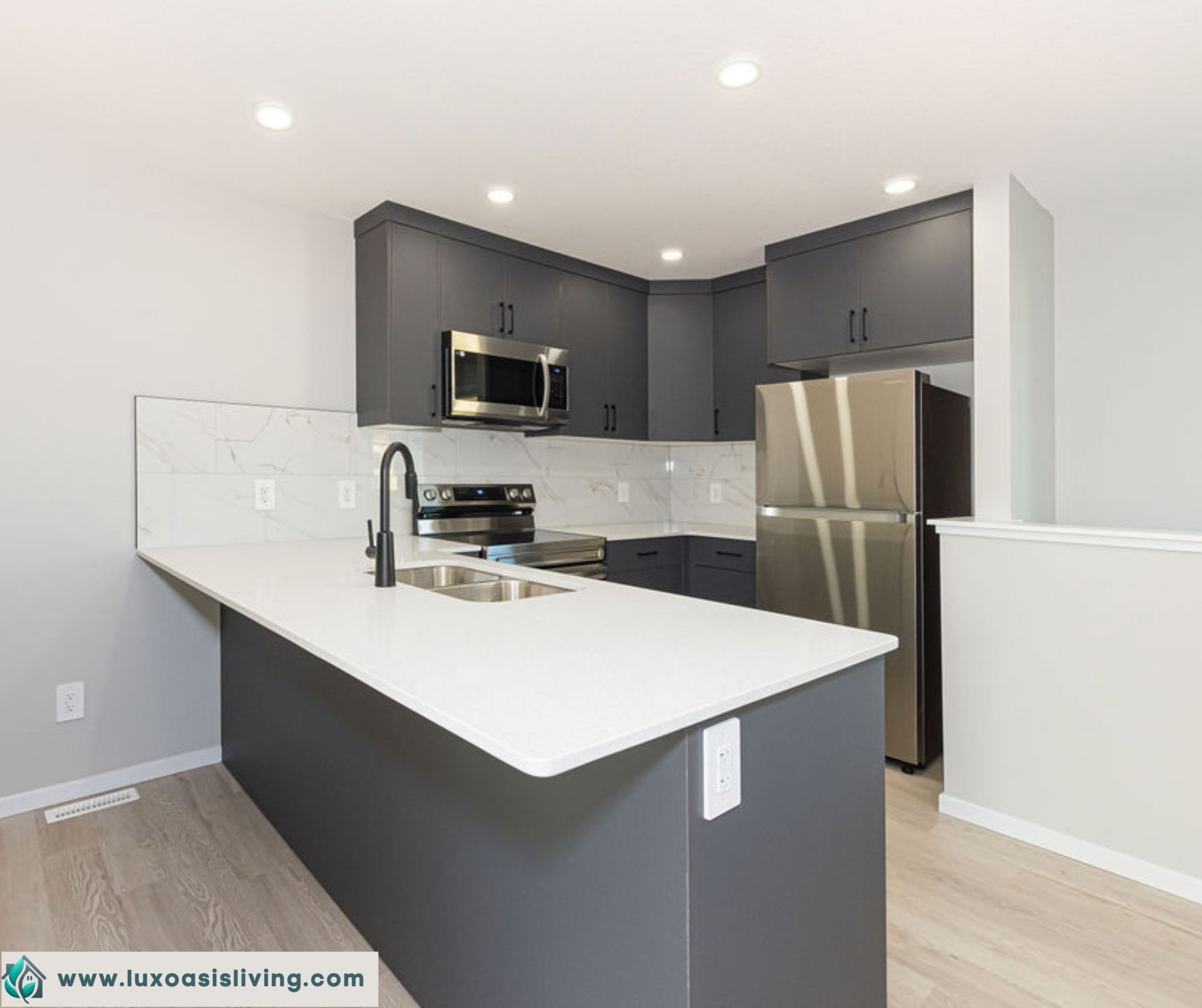 Executive Air-conditioned One-bedroom Garden Suite @ Orchards